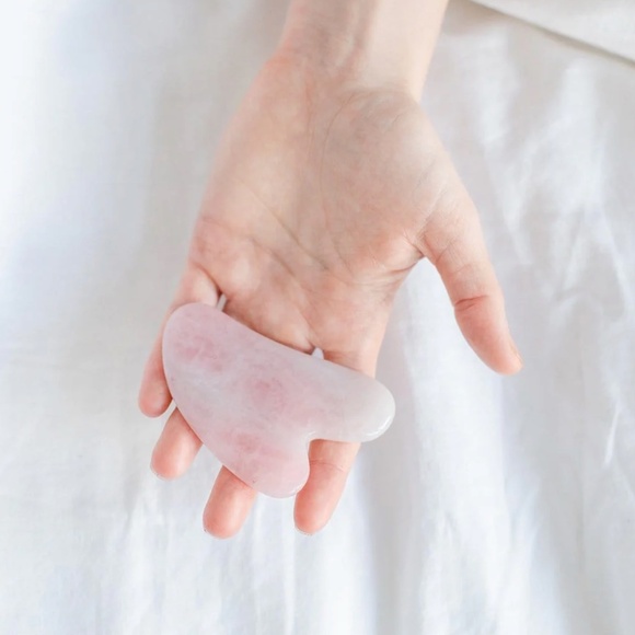 NEW The Rocky Mountain Soap Company // Rose Quartz Gua Sha Tool - Picture 2 of 6